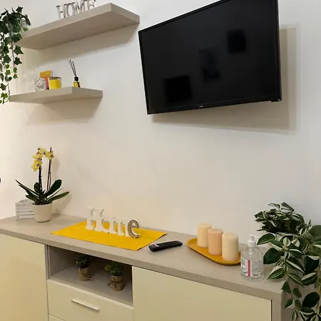 La Rosa Gialla Apartment *