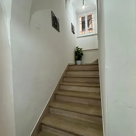 La Rosa Gialla Apartment *