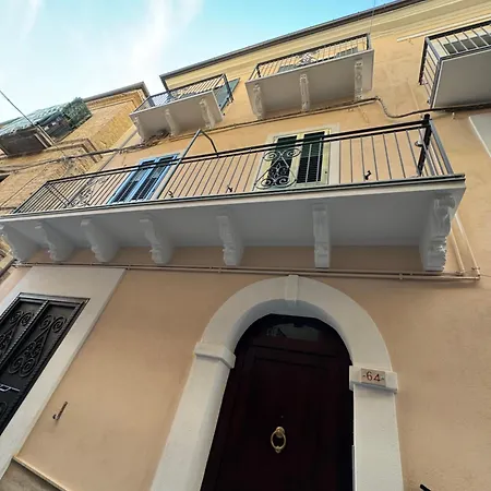 La Rosa Gialla Apartment *